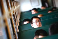 北京户口灰色故事：带工作要八九十万 享受80余项福利